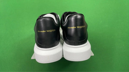 Adidasi McQueen Negri